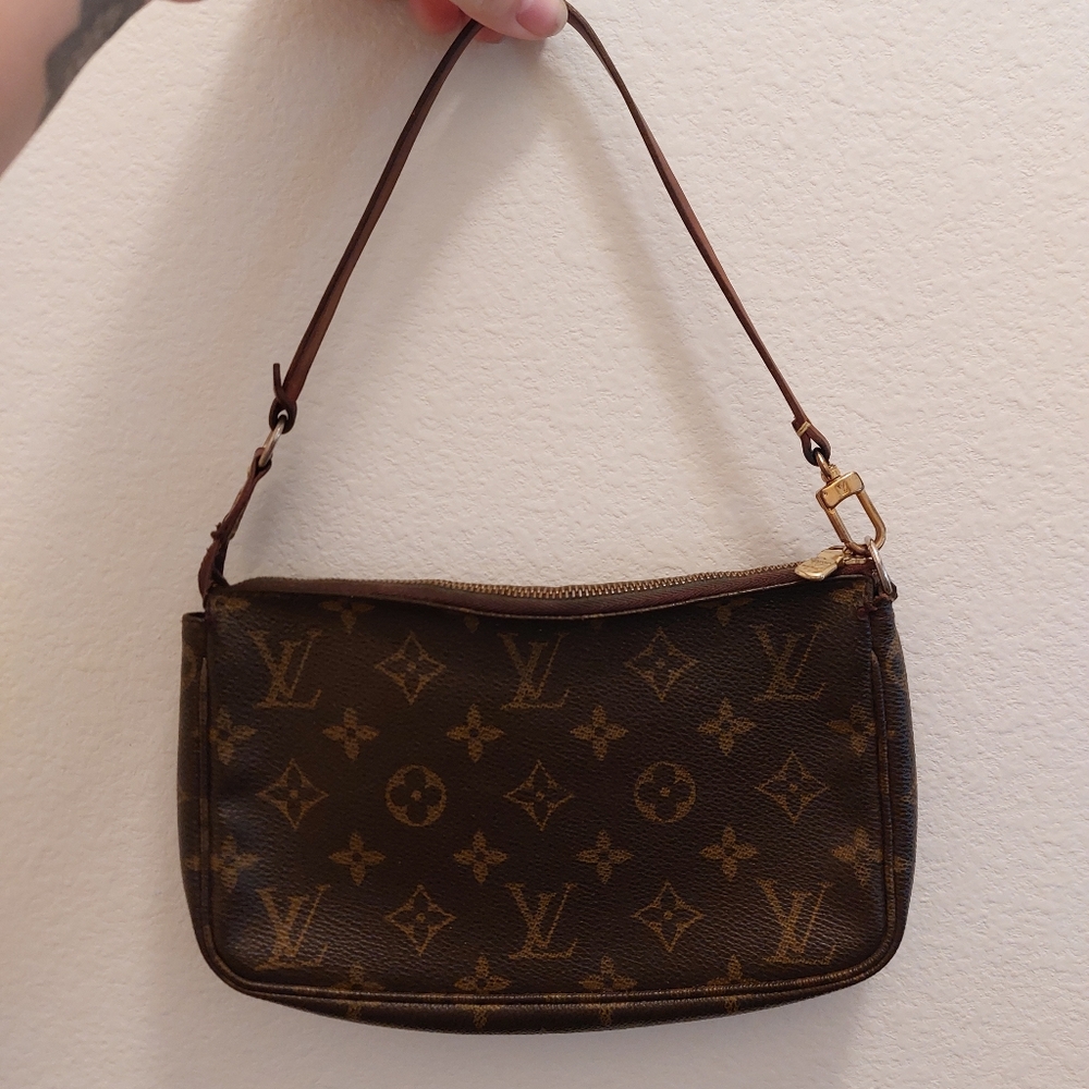 Louis Vuitton Pochette Bag